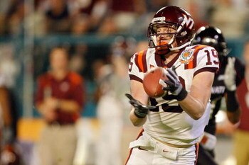 MIAMI - JANUARY 01: Danny Coale #19 of the Virginia Tech Hokies makes a catch during the FedEx Orange Bowl against the Cincinnati Bearcats at Dolphin Stadium on January 1, 2009 in Miami, Florida.  (Photo by Streeter Lecka/Getty Images)