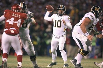 KANSAS CITY, MO - DECEMBER 06: Quarterback Chase Daniel #10 of the Missouri Tigers passes the ball during the game against the Oklahoma Sooners on December 6, 2008 at Arrowhead Stadium in Kansas City, Missouri. (Photo by Jamie Squire/Getty Images)