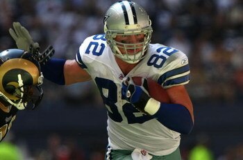 DALLAS - SEPTEMBER 30:  Tight end Jason Witten #82 of the Dallas Cowboys carries the ball after a reception against the St. Louis Rams at Texas Stadium September 30, 2007 in Irving, Texas. The Cowboys won 35-7.  (Photo by Stephen Dunn/Getty Images)
