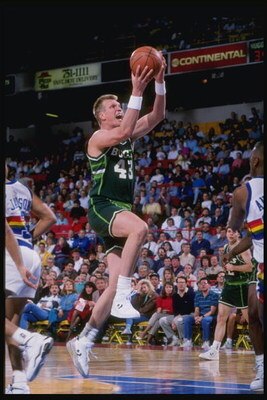 1990-1991:  Center Jack Sikma of the Milwaukee Bucks goes up for two during a game against the Denver Nuggets at McNichols Arena in Denver, Colorado. Mandatory Credit: Tim de Frisco  /Allsport