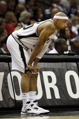 SAN ANTONIO - APRIL 18:  Forward Drew Gooden #90 of the San Antonio Spurs during play with the Dallas Mavericks in Game One of the Western Conference Quarterfinals during the 2009 NBA Playoffs at AT&T Center on April 18, 2009 in San Antonio, Texas. NOTE T