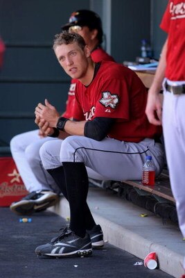 DENVER - MAY 14:  Hunter Pence #9 of the Houston Astros prepares to take the field against the Colorado Rockies during MLB action at Coors Field on May 14, 2009 in Denver, Colorado. The Astros defeated the Rockies -3.  (Photo by Doug Pensinger/Getty Image
