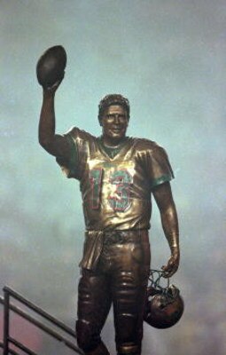 17 Sep 2000:  A general view of the statue of Former Miami Dolphins Quarterback Dan Marino after the game against the Baltimore Ravens at the Pro Player Stadium in Miami, Florida.  The Dolphins defeated the Ravens 19-6.Mandatory Credit: Eliot J. Schechter