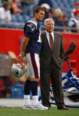 FOXBORO, MA - AUGUST 7:  Tom Brady #12 of the New England Patriots chats with team owner Robert Kraft before a preseason game against the Baltimore Ravens at Gillette Stadium on August 7, 2008 in Foxboro, Massachusetts. (Photo by Jim Rogash/Getty Images)