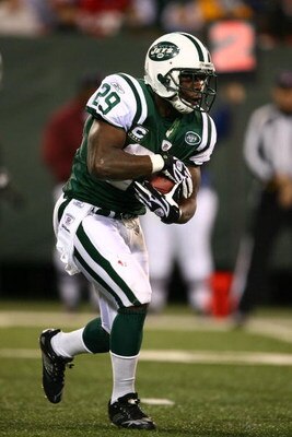 EAST RUTHERFORD, NJ - DECEMBER 28:  Leon Washington #29 of The New York Jets in action against The Miami Dolphins during their game on December 28, 2008 at Giants Stadium in East Rutherford, New Jersey.  (Photo by Al Bello/Getty Images)