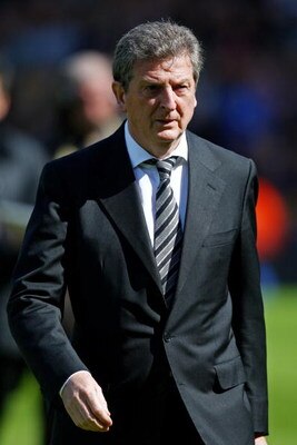 LONDON, ENGLAND - APRIL 25:  Roy Hodgson the Fulham manager looks on prior to kickoff during the Barclays Premier League match between Fulham and Stoke City at Craven Cottage on April 25, 2009 in London, England.  (Photo by Ryan Pierse/Getty Images)