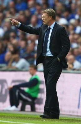 LONDON, ENGLAND - APRIL 19:  David Moyes manager of Everton gestures during the FA Cup sponsored by E.ON Semi Final match between Everton and Manchester United at Wembley Stadium on April 19, 2009 in London, England.  (Photo by Jamie McDonald/Getty Images