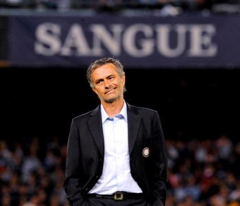 NAPOLI, ITALY - APRIL 26:  Jose Mourinho coach of Inter reacts during the Serie A match between Napoli and Inter at the Stadio San Paolo on April 26, 2009 in Napoli, Italy.  (Photo by New Press/Getty Images)