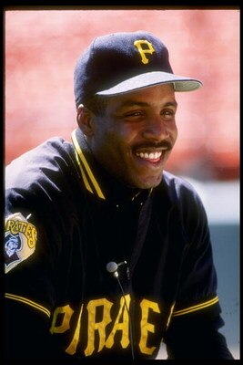 1990:  Left fielder Barry Bonds of the Pittsburgh Pirates answers questions during an interview. Mandatory Credit: Otto Greule  /Allsport