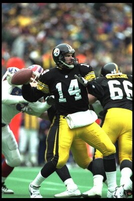 6 Jan 1996:  Quarterback Neil O'Donnell #14 of the Pittsburgh Steelers prepares to pass against the Buffalo Bills during a playoff game played at Three Rivers Stadium in Pittsburgh, Pennsylvania.  The Steelers won the game, 40-21. Mandatory Credit: Doug P