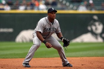 CHICAGO - APRIL 29:  Adrian Beltre #29 of the Seattle Mariners plays third base against the Chicago White Sox during the game on April 29, 2009 at U.S. Cellular Field in Chicago, Illinois. (Photo by Jonathan Daniel/Getty Images) 