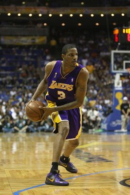 ORLANDO, FL - JUNE 14:  Trevor Ariza #2 of the Los Angeles Lakers looks to move the ball against the Orlando Magic in Game Five of the 2009 NBA Finals on June 14, 2009 at Amway Arena in Orlando, Florida. The Lakers won 99-86. NOTE TO USER:  User expressly