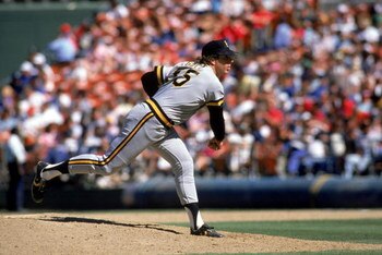 1988:  Jim Gott #35 of the Pittsburgh Pirates delivers a pitch during a 1988 MLB season game.  (Photo by Rick Stewart/Getty Images)