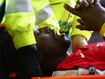 LONDON - FEBRUARY 08:  Emmanuel Adebayor of Arsenal is stretchered  off during the Barclays Premier League match between Tottenham Hotspur and Arsenal at White Hart Lane on February 8, 2009 in London, England.  (Photo by Mike Hewitt/Getty Images)