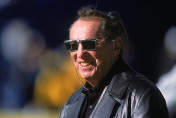 3 Dec 2000:  A close up of Owner Al Davis of the Oakland Raiders as he smiles and looks on during the game against the Pittsburgh Steelers at the Three Rivers Stadium in Pittsburgh, Pennsylvania.  The Steelers defeated the Raiders 21-20.Mandatory Credit: 