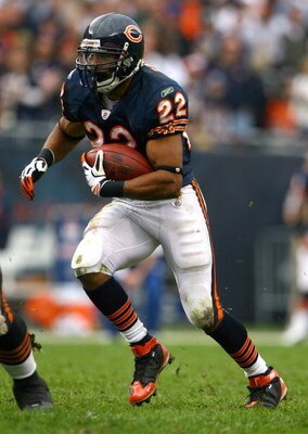 CHICAGO - NOVEMBER 02:  Running back Matt Forte #22 of the Chicago Bears carries the ball against the Detroit Lions during the game at Soldier Field on November 2, 2008 in Chicago, Illinois. The Bears defeated the Lions 27-23.  (Photo by Jeff Gross/Getty 