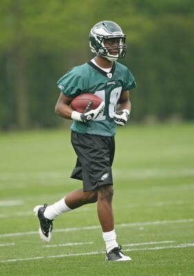 PHILADELPHIA - MAY 1: Wide receiver Jeremy Maclin #18 of the Philadelphia Eagles runs the ball during minicamp practice at the NovaCare Complex on May 1, 2009 in Philadelphia, Pennsylvania. (Photo by Hunter Martin/Getty Images)