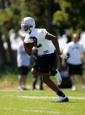 ALAMEDA, CA - MAY 08:  Darrius Heyward-Bey #12 of the Oakland Raiders runs drills during the Raiders minicamp at the team's permanent training facility on May 8, 2009 in Alameda, California.  (Photo by Ezra Shaw/Getty Images)