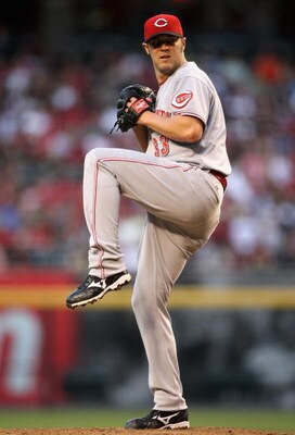 PHOENIX - MAY 12:  Starting pticher Micah Owings #33 of the Cincinnati Reds pitches against the Arizona Diamondbacks during the major league baseball game at Chase Field on May 12, 2009 in Phoenix, Arizona.  The Reds defeated the Diamondbacks 3-1.  (Photo