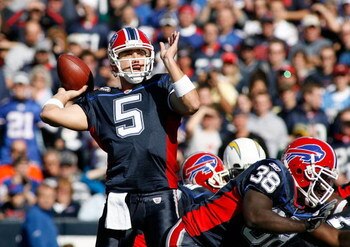 ORCHARD PARK, NY - OCTOBER 19:  Trent Edwards #5  of the Buffalo Bills throws a touchdown pass to Lee Evans #83 (not shown) against the San Diego Chargers on October 19, 2008 at Ralph Wilson Stadium in Orchard Park, New York. Buffalo won 23-14. (Photo by 