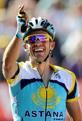 VERBIER, SWITZERLAND - JULY 19:  New race leader Alberto Contador of Spain and team Astana celebrates his win on the finishline during stage 15 of the 2009 Tour de France from Pontarlier to Verbier on July 19, 2009 in Verbier, Switzerland.  (Photo by Jasp