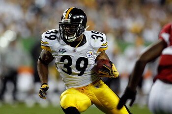 TAMPA, FL - FEBRUARY 01:  Running back Willies Parker #39 of the Pittsburgh Steelers runs the ball against the Arizona Cardinals during Super Bowl XLIII on February 1, 2009 at Raymond James Stadium in Tampa, Florida. Steelers won 27-23. (Photo by Chris Gr