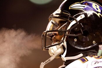 PITTSBURGH - JANUARY 18:  Troy Smith #10 of the Baltimore Ravens warms up against the Pittsburgh Steelers during the AFC Championship game on January 18, 2009 at Heinz Field in Pittsburgh, Pennsylvania.  (Photo by Streeter Lecka/Getty Images)