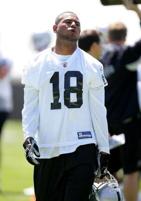 ALAMEDA, CA - MAY 08:  Louis Murphy #18 of the Oakland Raiders takes a break during the Raiders minicamp at the team's permanent training facility on May 8, 2009 in Alameda, California.  (Photo by Ezra Shaw/Getty Images)