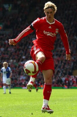 LIVERPOOL, ENGLAND - APRIL 11:  Fernando Torres of Liverpool during the Barclays Premier League match between Liverpool and Blackburn at Anfield on April 11, 2009 in Liverpool, England.  (Photo by Clive Rose/Getty Images)