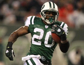 EAST RUTHERFORD, NJ - DECEMBER 30: Thomas Jones #20 of the New York Jets scores a touchdown against The Kansas City Chiefs during their game on December 30th, 2007 at The Meadowlands in East Rutherford, New Jersey (Photo by Al Bello/Getty Images)