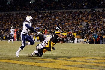 PITTSBURGH - JANUARY 11:  Eric Weddle #32 of the San Diego Chargers is called for pass interference against Nate Washington #85 of the Pittsburgh Steelers during their AFC Divisional Playoff Game on January 11, 2009 at Heinz Field in Pittsburgh, Pennsylva