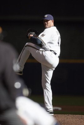 MILWAUKEE - APRIL 10: Braden Looper #41 of the Milwaukee Brewers delivers a pitch against the Chicago Cubs during the Opening Day game on April 10, 2009 at Miller Park in Milwaukee, Wisconsin. (Photo byJonathan Daniel/Getty Images)