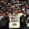 IRVING, TX - DECEMBER 20: A Dallas Cowboys fan holds a sign for former coach Tom Landry at Texas Stadium on December 20, 2008 in Irving, Texas.  (Photo by Ronald Martinez/Getty Images)