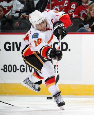 NEWARK, NJ - MARCH 10:  Jerome Iginla #12 of the Calgary Flames skates against the New Jersey Devils on March 10, 2009 at the Prudential Center in Newark, New Jersey.  (Photo by Bruce Bennett/Getty Images)