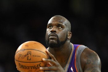 OAKLAND, CA - MARCH 15:  Shaquille O'Neal #32 of the Phoenix Suns shoots a free throw against the Golden State Warriors during an NBA game on March 15, 2009 at Oracle Arena in Oakland, California. NOTE TO USER: User expressly acknowledges and agrees that,