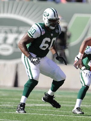EAST RUTHERFORD, NJ - OCTOBER 26:  D'Brickashaw Ferguson #60 of the New York Jets pass blocks against The Kansas City Chiefs during their game on October 26, 2008 at Giants Stadium in East Rutherford, New Jersey.  (Photo by Al Bello/Getty Images)