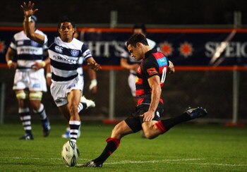 AUCKLAND, NEW ZEALAND - AUGUST 08:  Dan Carter of Canterbury kicks a conversion during the Air New Zealand Cup match between Auckland and Canterbury at Eden Park on August 8, 2009 in Auckland, New Zealand.  (Photo by Phil Walter/Getty Images)