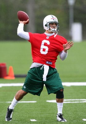 FLORHAM PARK, NJ - MAY 02:  Quarterback Mark Sanchez #6 of the New York Jets throws a pass during minicamp on May 2, 2009 at the Atlantic Health Jets Training Center in Florham Park, New Jersey.  (Photo by Jim McIsaac/Getty Images)