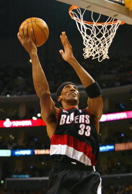 21 Apr 2002:  Scottie Pippen #33 of the Portland Trail Blazers puts a shot up during round one of the 2002 NBA Playoffs against the Los Angeles Lakers at Staples Center in Los Angeles, California.  DIGITAL IMAGE NOTE TO USER:  User expressly acknowledges 