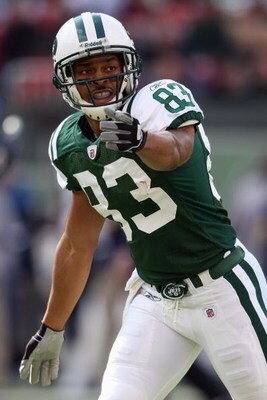 EAST RUTHERFORD, NJ - NOVEMBER 09: Chansi Stuckey #83 of the New York Jets at the line of scrimmage against the St. Louis Rams at Giants Stadium on November 9, 2008 in East Rutherford, New Jersey. (Photo by Nick Laham/Getty Images) 