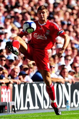LONDON, ENGLAND - AUGUST 16:  Steven Gerrard of Liverpool controls the ball during the Barclays Premier League match between Tottenham Hotspur and Liverpool at White Hart Lane on August 16, 2009 in London, England.  (Photo by Mike Hewitt/Getty Images)