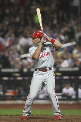NEW YORK - JUNE 11:  Raul Ibanez #29 of the Philadelphia Phillies at bat against the New York Mets on June 11, 2009 at Citi Field in the Flushing neighborhood of the Queens borough of New York City.  (Photo by Nick Laham/Getty Images)