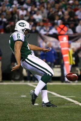EAST RUTHERFORD, NJ - DECEMBER 28:  Reggie Hodges #6 of The New York Jets punts the ball against The Miami Dolphins during their game on December 28, 2008 at Giants Stadium in East Rutherford, New Jersey.  (Photo by Al Bello/Getty Images)