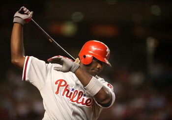 PHOENIX - JULY 29:  Ryan Howard #6 of the Philadelphia Phillies warms up on deck during the major league baseball game against the Arizona Diamondbacks at Chase Field on July 29, 2009 in Phoenix, Arizona.  The Diamondbacks defeated the Phillies 4-0.  (Pho