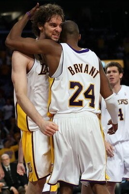 LOS ANGELES, CA - JUNE 15:  Pau Gasol #16 and Kobe Bryant #24 of the Los Angeles Lakers react while taking on the Boston Celtics in Game Five of the 2008 NBA Finals on June 15, 2008 at Staples Center in Los Angeles, California. NOTE TO USER: User expressl