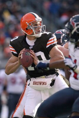 CLEVELAND - NOVEMBER 23:  Quarterback Brady Quinn #10 of the Cleveland Browns looks to pass the ball during the NFL game against the Houston Texans at Cleveland Browns Stadium on November 23, 2008 in Cleveland, Ohio.  (Photo by Andy Lyons/Getty Images)