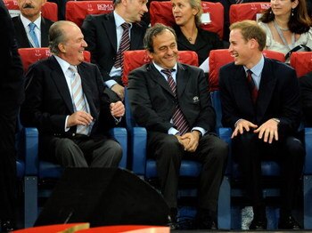 ROME, ITALY - MAY 27:   King Juan Carlos of Spain, Uefa president Michel Platini and Prince William talk during the UEFA Champions League Final match between Barcelona and Manchester United at the Stadio Olimpico on May 27, 2009 in Rome, Italy.  (Photo by