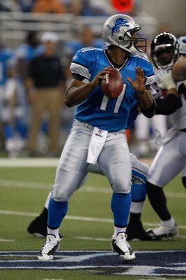 DETROIT, MI - AUGUST 15: Quarterback Daunte Culpepper #11 of the Detroit Lions drops back to pass the football against the Atlanta Falcons at Ford Field on August 15, 2009 in Detroit, Michigan. (Photo by Scott Boehm/Getty Images)