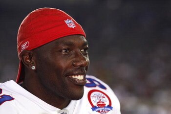 CANTON, OH - AUGUST 9: Terrell Owens #81 of the Buffalo Bills looks on against the Tennessee Titans during the Pro Football Hall of Fame Game at Fawcett Stadium on August 9, 2009 in Canton, Ohio. The Titans defeated the Bills 21-18. (Photo by Joe Robbins/