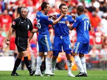 LONDON, ENGLAND - AUGUST 09:  Frank Lampard of Chelsea celebrates with John Terry and Jose Bosingwa as he scores their second goal during the FA Community Shield match between Manchester United and Chelsea at Wembley Stadium on August 9, 2009 in London, E